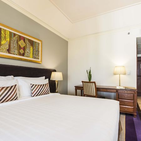 Chatrium Hotel Royal Lake Rangun Kültér fotó