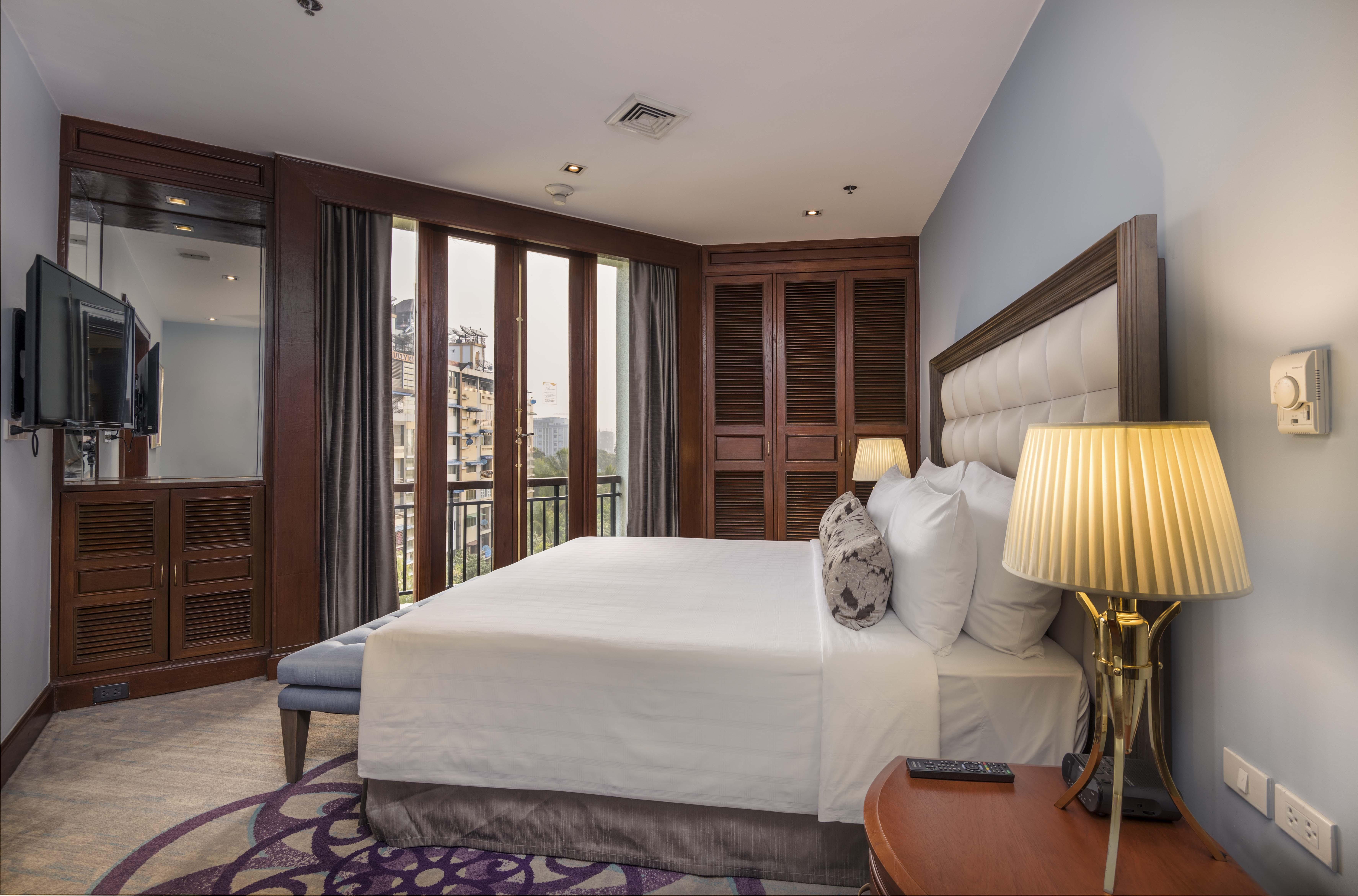 Chatrium Hotel Royal Lake Rangun Kültér fotó
