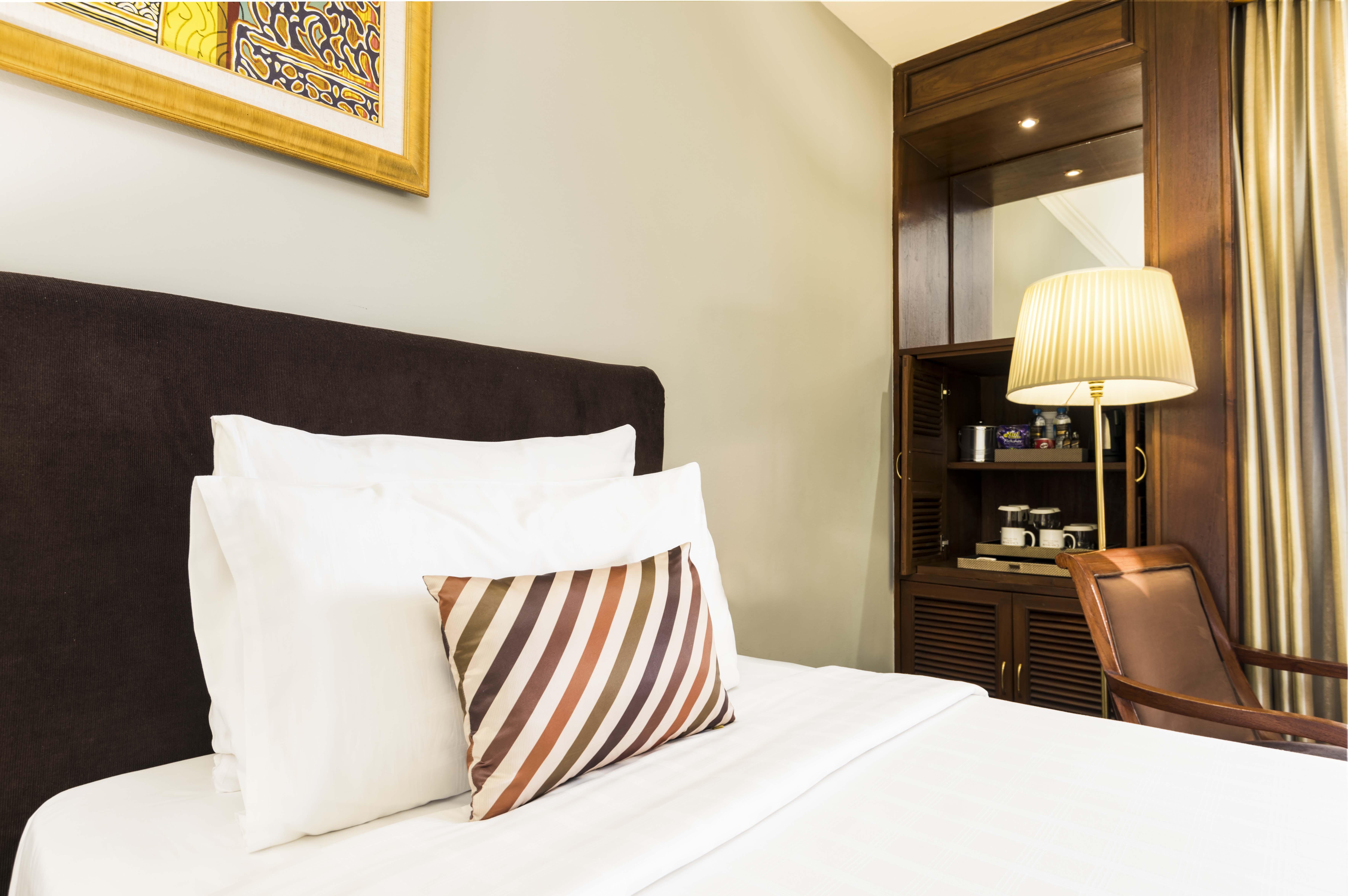 Chatrium Hotel Royal Lake Rangun Kültér fotó